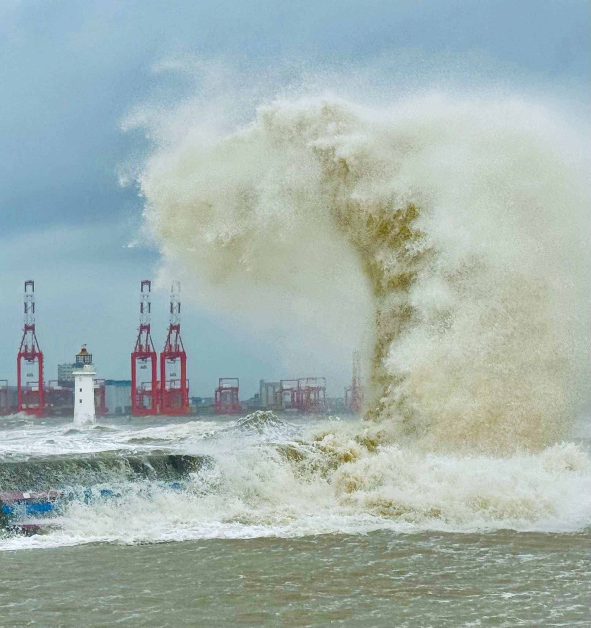 Storm Kathleen at New Brighton promenade